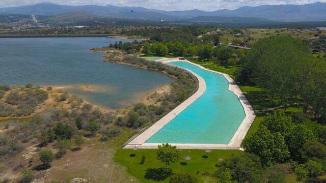 Espa�a cambia las normas: la piscina natural m�s grande del pa�s est� a tan solo 1 hora de Madrid y tiene vistas naturales