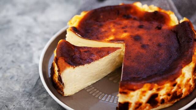 Galicia da una lecci�n al resto de Espa�a: la aut�ntica tarta de queso no lleva Philadelphia, sino queso de Arz�a