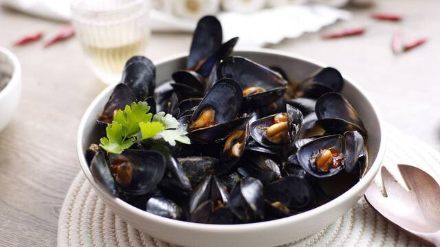 Galicia da una lecci�n a Espa�a: 'Los mejillones m�s ricos no se cuecen, se hacen en la sart�n con 100g de tomate, ajo y harina'
