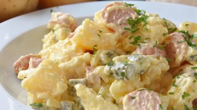 Alemania da una lecci�n a Espa�a: la ensaladilla rusa no se prepara con mayonesa, se adereza con caldo de carne y mostaza
