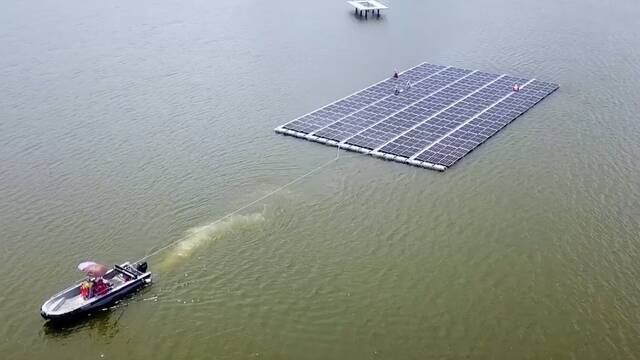 El pa�s asi�tico que transforma un embalse de 44.000 metros cuadrados en una granja solar para terminar su crisis energ�tica