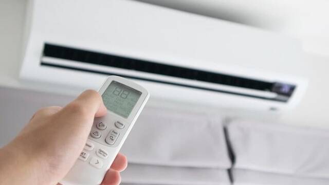 Los expertos coinciden: limpiar los filtros y poner el aire acondicionado entre 24 y 26 grados reduce el enfermar este verano