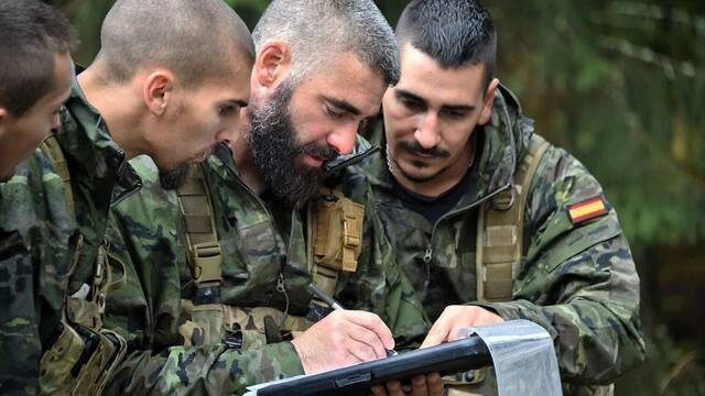Ya es oficial: vuelve la 'mili' a Espa�a y confirma nuevos requisitos y edades para apuntarse a la formaci�n militar voluntaria
