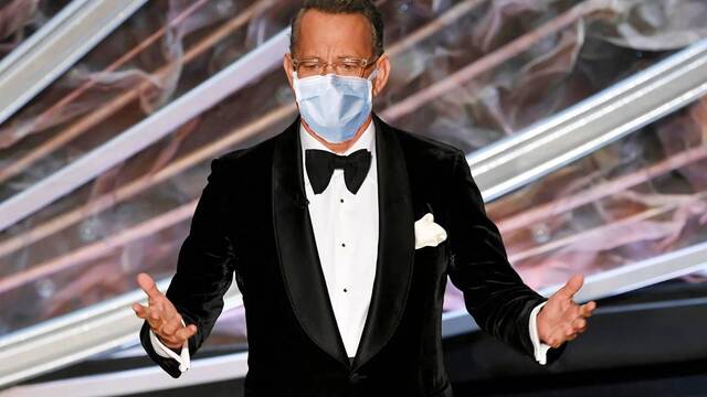 Tom Hanks nos regaa: 'Me avergenzo de ti si no llevas mascarilla'