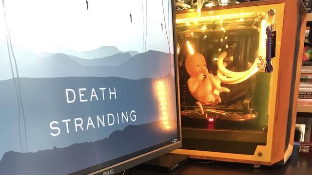 Este ordenador gaming de Death Stranding tiene un beb dentro