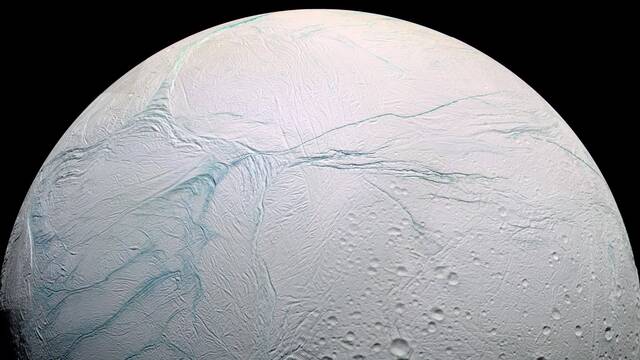 El metano de una luna de Saturno podra haber sido creado por vida microbiana