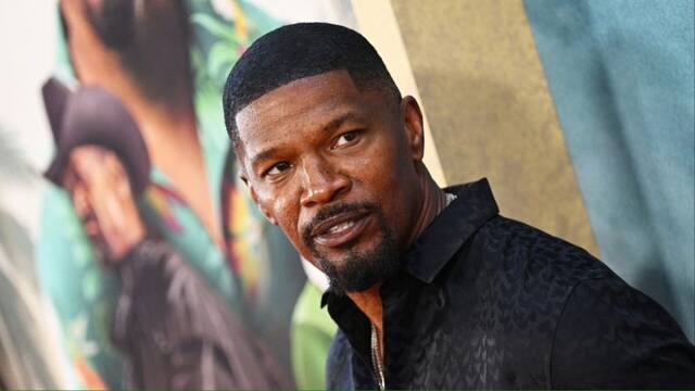 Jamie Foxx Appears In Public For The First Time Since His Serious 