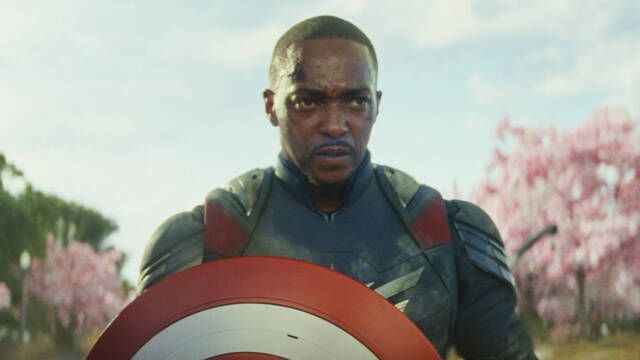 Anthony Mackie emprende el vuelo para detener a Hulk Rojo en el pico triler de 'Capitn Amrica 4: Brave New World'