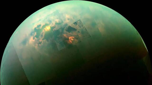 Astrnomos descubren cuerpos orgnicos que flotan sobre los ocanos de Titn, la luna de Saturno