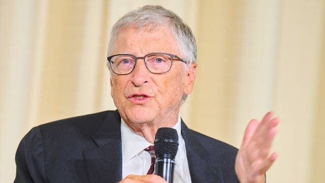 Bill Gates confirma lo que todos temen y revela la nica profesin que la IA no eliminar: 'Ser una labor 100% humana'