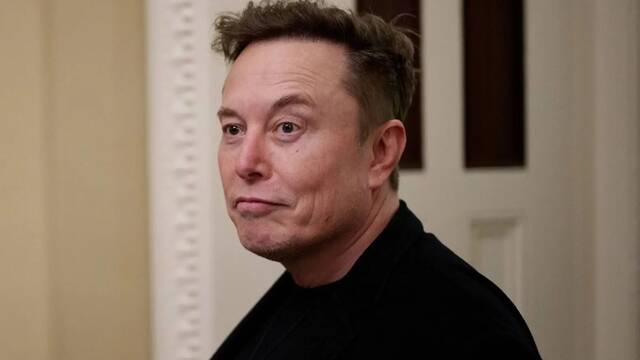 Elon Musk confirma que Grok, su polmica IA racista, llega a los Tesla: 'Es cuestin de das, llegar a todos los coches'