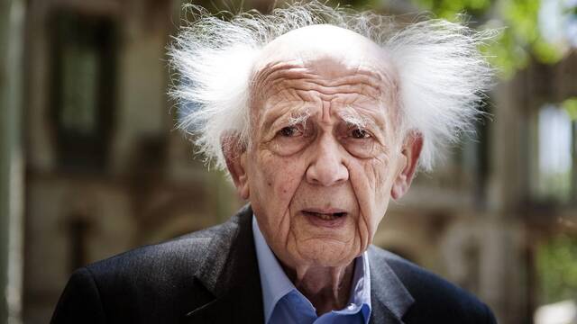 Zygmunt Bauman, filsofo: 'Mark Zuckerberg explot la mayor inseguridad humana para hacerse obscenamente millonario'