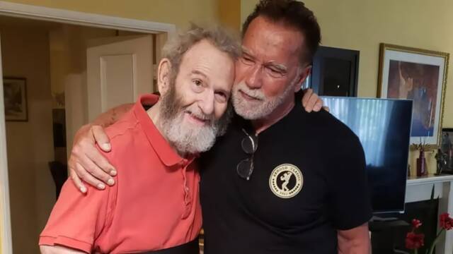 Schwarzenegger rescata una frase de la cancelada King Conan para animar a John Milius, enfermo de cncer: 'Le debo mi carrera'