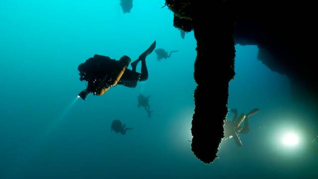 Ge�logos descubren una megaestructura bajo el mar que revoluciona nuestra visi�n del interior de la Tierra: 'Lo cambia todo'