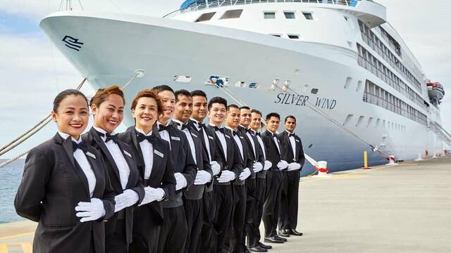 Jornadas de 80 horas, sin d�as libres y camarotes sin ventanas: as� viven los empleados de los cruceros de lujo