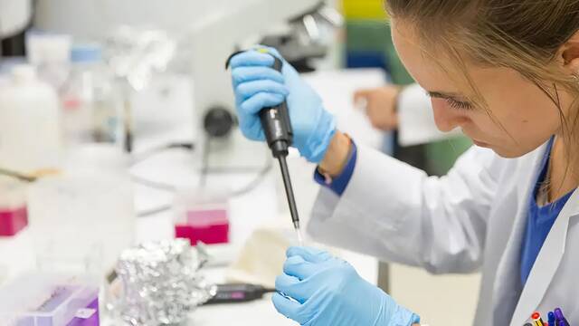 Cient�ficos espa�oles logran frenar la mol�cula causante de los casos m�s agresivos de c�ncer de mama: 'Frena la met�stasis'