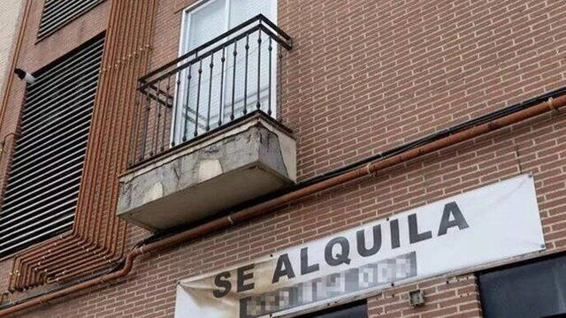 Ni aval ni adelanto, la nueva estrategia para alquilar piso en Espa�a: 'Dijimos que �ramos novios y col�'