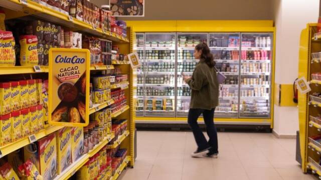 Una britnica hace la compra en Espaa y descubre nuestra obsesin por esta bebida: 'Qu problema tenis?'