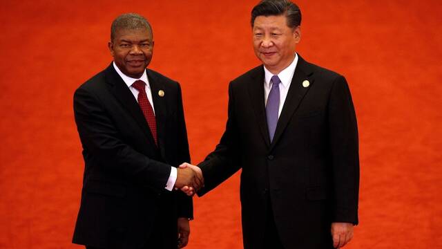 China cambia las normas: permite a los bancos de un pa�s africano mantener todas sus reservas econ�micas en yuanes en 2027