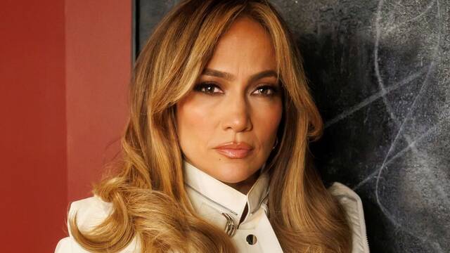 Jennifer L�pez, cantante y actriz de 57 a�os: 'Llevo 2 meses llorando porque mis hijos gemelos se van de casa a estudiar'