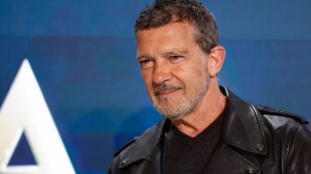 Antonio Banderas (65), actor: 'Mis padres me dieron 10.000 pesetas y mi madre me cosi� los bolsillos por si me robaban'