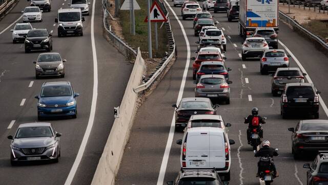 Confirmado por la DGT: el cambio que transformar� el uso de los carriles en los atascos a partir del 1 de octubre.