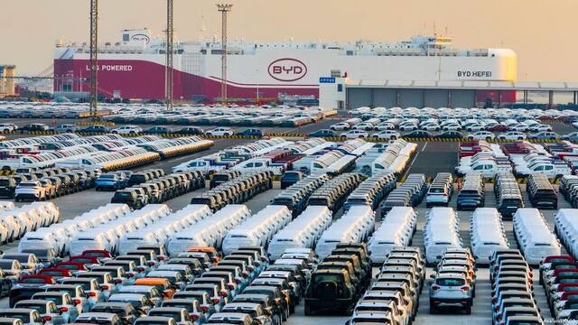 Ya es oficial: China supera al imperio de Elon Musk y sacude la estrategia el�ctrica de EEUU en todo el mundo