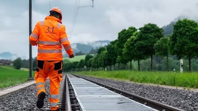 Suiza desaf�a a Europa con sus v�as de tren solares: m�s de 11.000 trenes funcionan sin incidencias ni problemas durante meses
