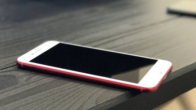 Apple deja entrever que lanzar un nuevo telfono en septiembre