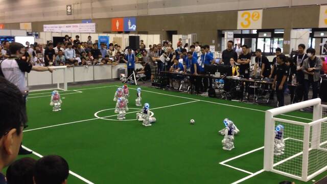 Estos torpes robots futbolistas quieren competir contra humanos en 2050