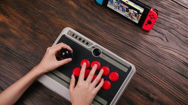 Crean un Arcade Stick inspirado en la NES de Nintendo