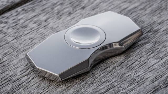 Llevan a Kickstarter el fidget spinner de titanio definitivo