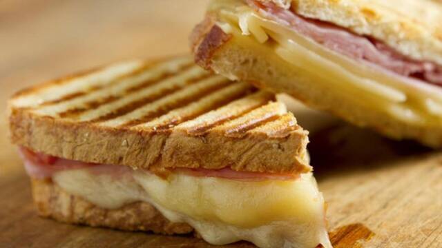 Los expertos alertan y piden reducir este plato t�pico de las cenas espa�olas