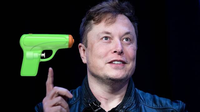 Elon Musk desafa al 'virus woke' en X: el emoji de la pistola realista regresa y reaviva la polmica en la red social