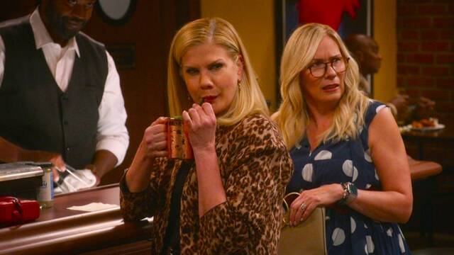 Ya hemos visto la nueva serie del creador de 'The Big Bang Theory' y nos han mentido: no es la mejor comedia del siglo