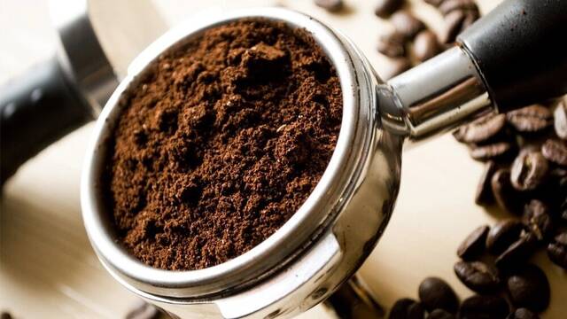 Del v�ter al huerto: estos son los usos inesperados de los posos del caf� en casa y que har�n que ahorres
