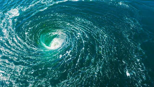 Un inusual remolino martimo pone en alerta a Reino Unido: 'Parece una lavadora agitndose bajo el mar'