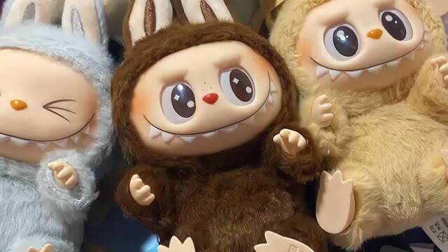 La fiebre por los mu�ecos Labubu que nadie entiende: cuanto m�s feos, m�s caros y deseados son