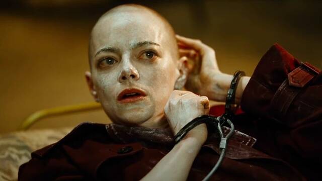 Lanthimos se pasa a la ciencia ficci�n y presenta a Emma Stone como un 'extraterrestre' en el extra�o tr�iler de 'Bugonia'