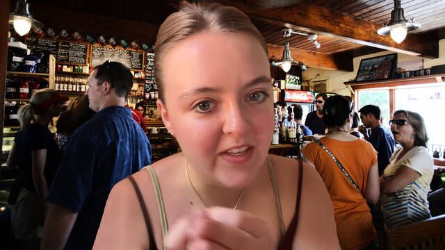 Una estadounidense que vive en Espaa no tolera una de las costumbres ms extendidas: 'Intento descifrar si hay una bronca'