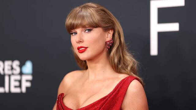 La IA de Elon Musk est descontrolada: ahora genera vdeos de famosas desnudas y Taylor Swift ya ha sido atacada