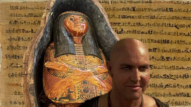 Arquelogos descubren un terrorfico libro enterrado durante milenios en Egipto: 'Estaba custodiado por estatuillas de Anubis'