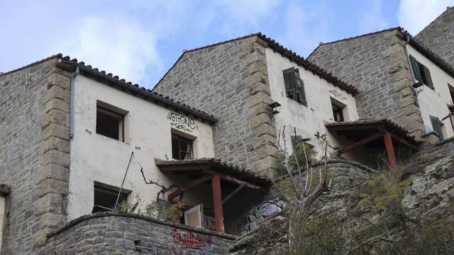 Un estadounidense compra un pueblo espa�ol por 310.000 euros y quiere convertirlo en destino tur�stico: 'No copio California'