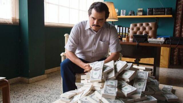 El hermano de Pablo Escobar pide 1.000 millones a Netflix