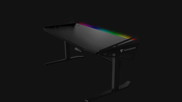 ThunderX3 presenta sus mesas para gamers con iluminacin RGB