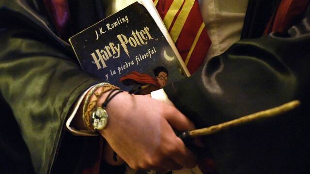 Una escuela cat�lica censura los libros de Harry Potter por tener hechizos