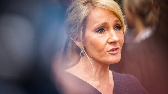 El nuevo libro de J.K. Rowling incluye a un personaje 'cancelado' por transfobia
