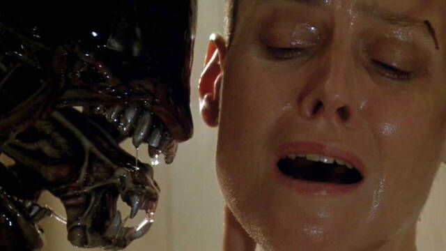 Ridley Scott eliminó una escena de sexo en 'Alien' por Sigourney Weaver