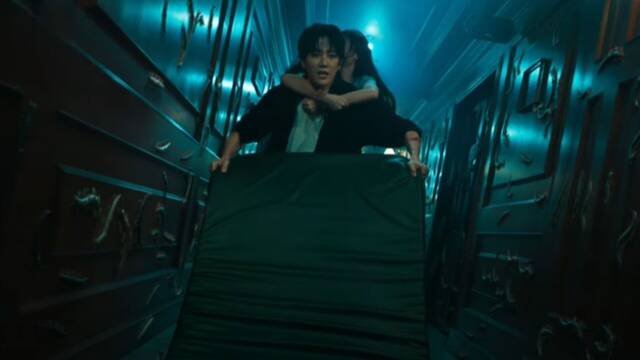 Terror tailand�s con homenaje a John Carpenter: La pel�cula repleta de ciempi�s que te dar� escalofr�os