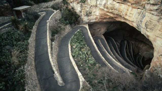 Un senderista americano olvida una bolsa de Cheetos en una de las cuevas m�s grandes del mundo y desatan un problema ecol�gico